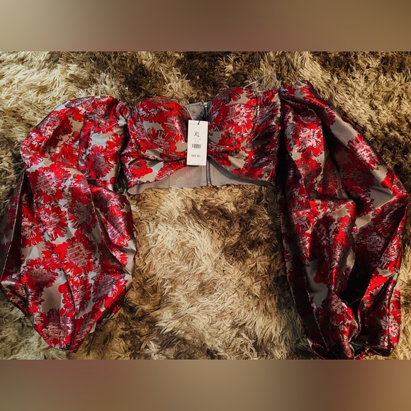 AKIRA Red Floral Off-Shoulder Top - Picture 2 of 2